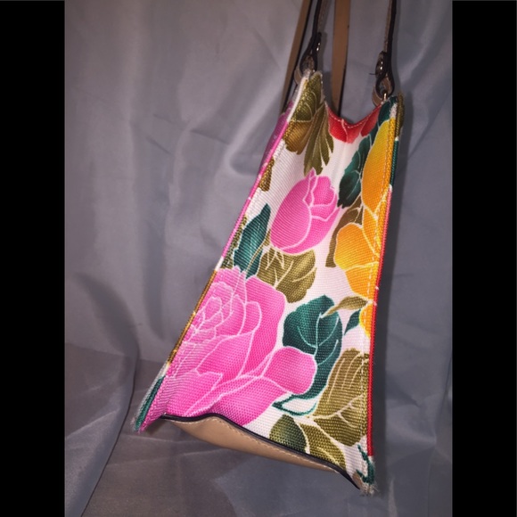 MC’s Roses Satchel - Picture 3 of 7